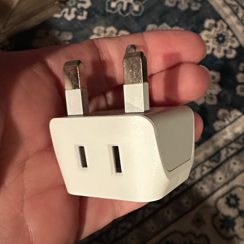 White Plug Adapter - Picture 3 of 4